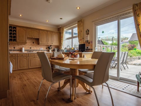 Kitchen/diner | Staffin, Newcastleton