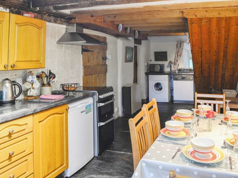 Delightful kitchen/diner | Hen Hafod, Bala