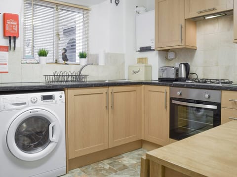 Well-appointed fitted kitchen | Laal Yan, Keswick