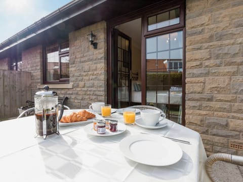 Sitting-out-area with garden furniture | Cleet’s Retreat, Seahouses