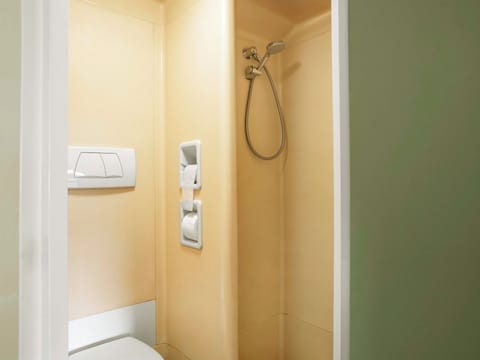 Shower, towels, soap, shampoo