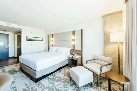Room, 1 King Bed | Egyptian cotton sheets, premium bedding, in-room safe, desk