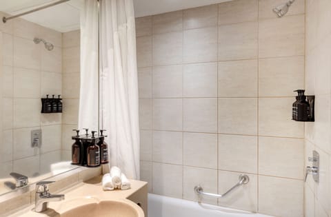 Superior Room, 2 Double Beds | Bathroom | Combined shower/tub, free toiletries, hair dryer, towels