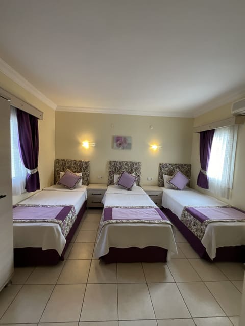 Triple Room | Free WiFi, bed sheets