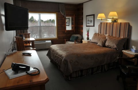Standard Room (Queen ) | Premium bedding, desk, iron/ironing board, free WiFi