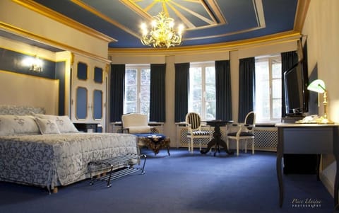 Minibar, individually decorated, desk, soundproofing