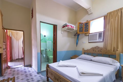 Romantic Double Room, 1 Queen Bed | Minibar, blackout drapes, free WiFi, bed sheets
