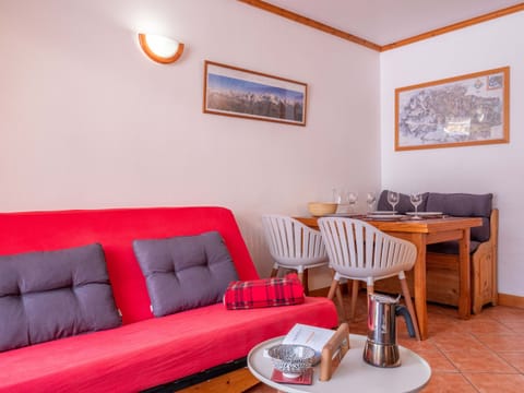 dining area in open plan lounge