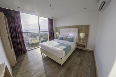 Deluxe Double Room (Non Smoking) | Premium bedding, minibar, in-room safe, desk