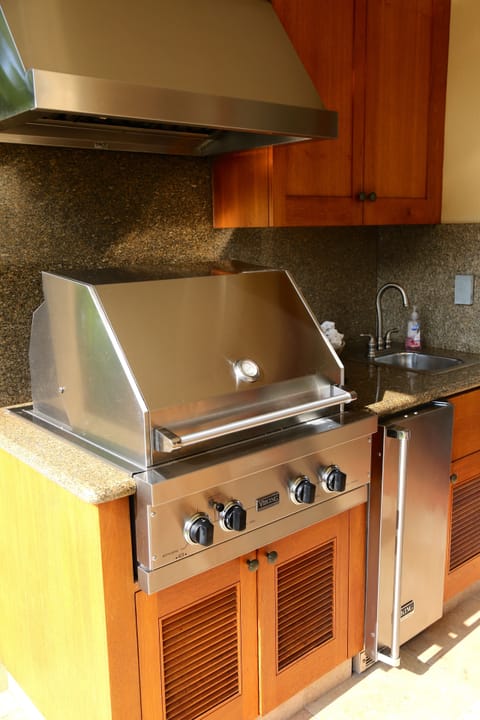 Garden Patio BBQ and Wet Bar