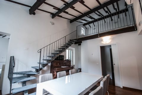 Apartment, 4 Bedrooms | In-room dining