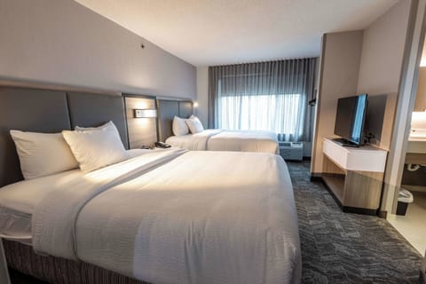 Suite, Multiple Beds | Premium bedding, Tempur-Pedic beds, desk, laptop workspace