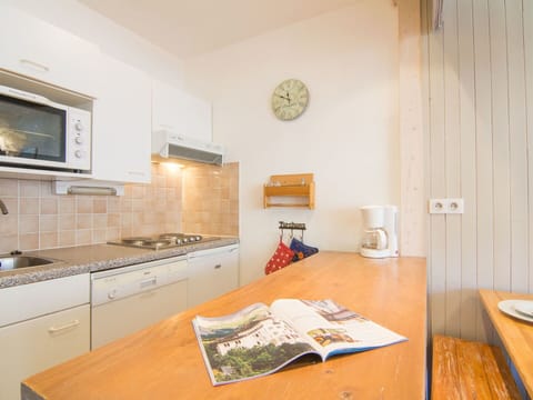 Property, Room, Furniture, Interior Design, Building, House, Kitchen, Yellow, Floor, Real Estate