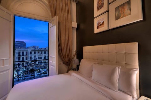 Double Room, City View | Egyptian cotton sheets, premium bedding, minibar, in-room safe