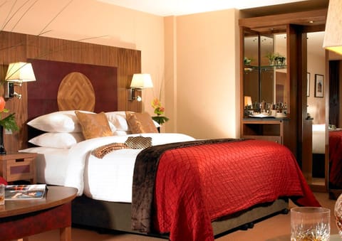 King Room | Premium bedding, minibar, in-room safe, iron/ironing board