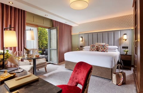 Gold Experience Room (2 Adults) | Premium bedding, minibar, in-room safe, iron/ironing board