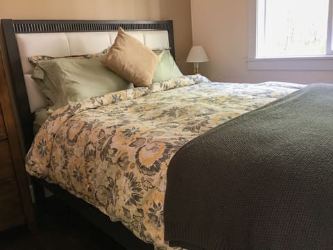 Luxury Cottage, 1 Queen Bed, Non Smoking | Premium bedding, individually decorated, individually furnished