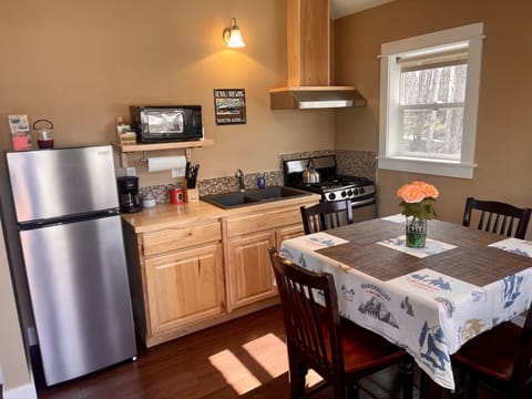 Luxury Cottage, 1 Queen Bed, Non Smoking | Private kitchen | Full-size fridge, microwave, oven, stovetop