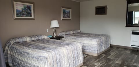 Comfort Room, 2 Double Beds | 1 bedroom, premium bedding, pillowtop beds, individually decorated