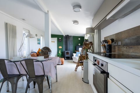 Bryn Bach - Kitchen to Lounge