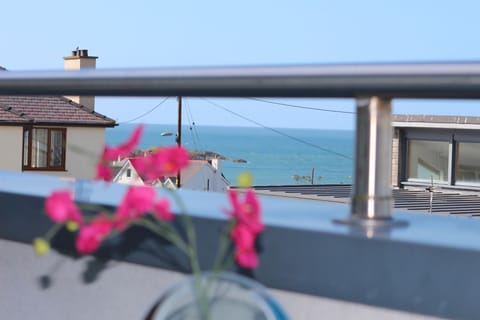The View Balcony - Rhosneigr