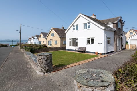 Dysynni Driveway Rhosneigr