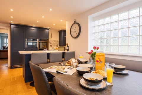 Ancones Kitchen Diner