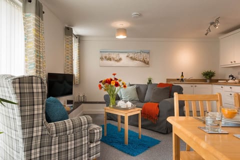 Ty Arthur living room Dining area