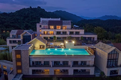 Indoor pool, seasonal outdoor pool, sun loungers