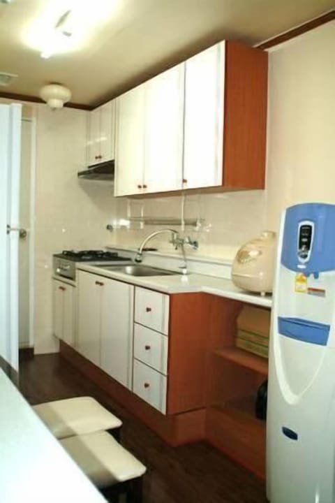 Fridge, microwave, stovetop, cookware/dishes/utensils