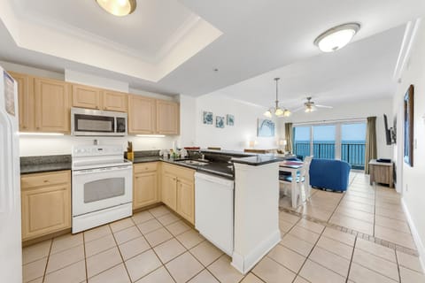 Comfort Condo, 2 Bedrooms, Balcony, Partial Ocean View | Private kitchen | Fridge, microwave, oven, stovetop