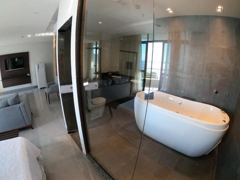 Presidential Room | Jetted tub