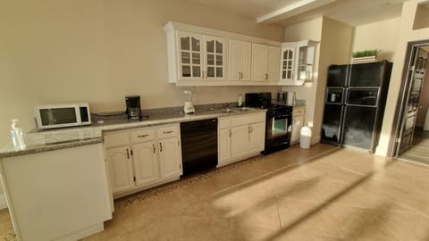 Marvelous View  | Private kitchen | Full-size fridge, microwave, stovetop, coffee/tea maker