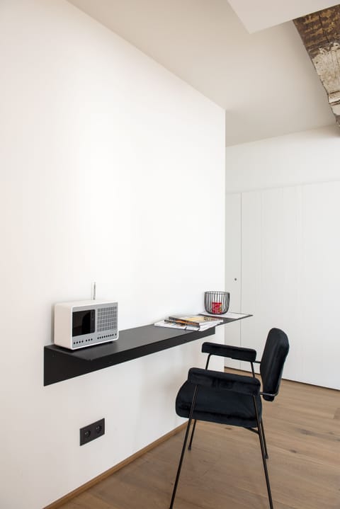 Classic Double Room, 1 Queen Bed | Minibar, in-room safe, desk, soundproofing