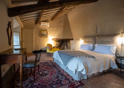 Deluxe Double Room | Minibar, desk, laptop workspace, free WiFi