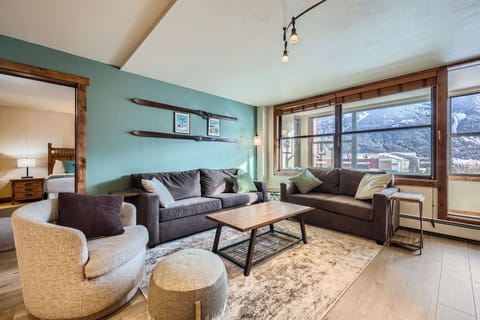 Comfortable Elm Street seating and twin sleeper