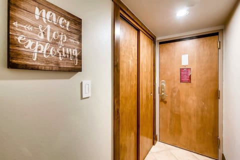 Bedroom with 2 Queen beds also has a separate exit