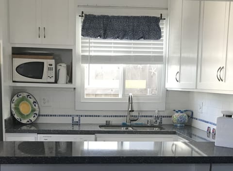 New kitchen with quartz countertops