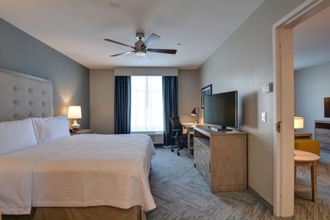 Suite, 2 Bedrooms, Non Smoking | In-room safe, desk, soundproofing, iron/ironing board