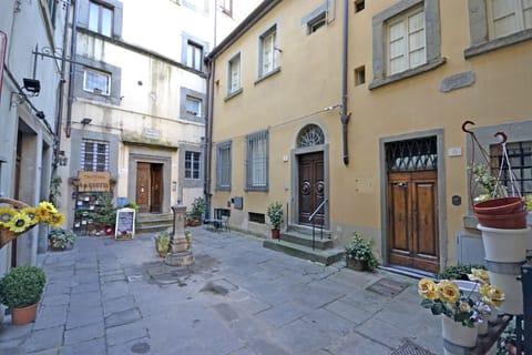 Main entrance and outdoor view