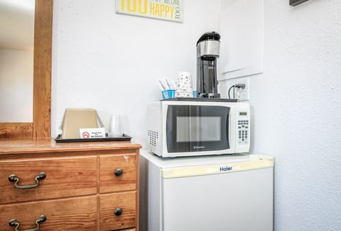 Basic Double Room | Individually decorated, individually furnished, blackout drapes