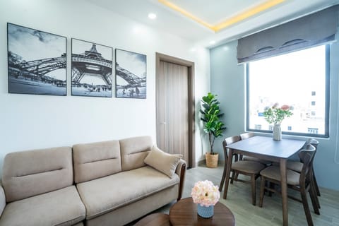 Apartment, Balcony | Living room | Smart TV
