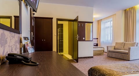 Superior Room | In-room safe, desk, blackout drapes, iron/ironing board