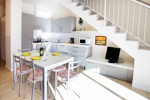 Modern kitchen diner