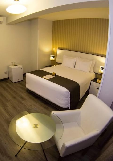 Single Room | Premium bedding, minibar, in-room safe, desk