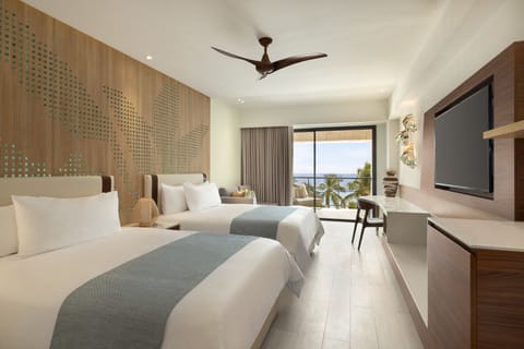 Junior Suite, Oceanfront (Club, Double) | Premium bedding, down comforters, pillowtop beds, minibar