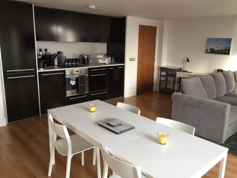 Luxury Apartment, 2 Double Beds, Non Smoking | In-room dining