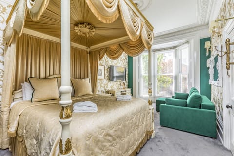 Deluxe Studio | Premium bedding, Select Comfort beds, individually decorated