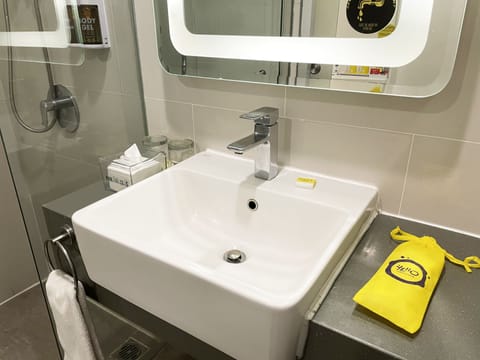 Double or Twin Room, City View (YELLO) | Bathroom | Shower, slippers, towels