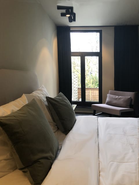 Suite, Terrace | Premium bedding, in-room safe, individually decorated, desk